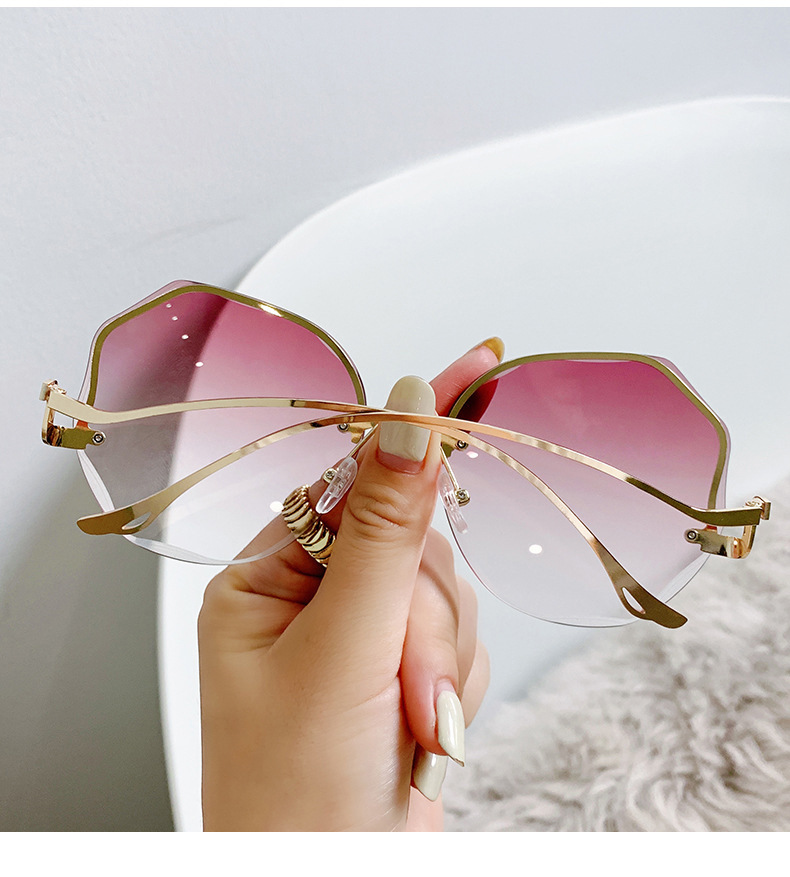 2022 New Korean-style trendy light-colored transparent sunglasses for women, a popular UV-blocking frameless glasses pic 8