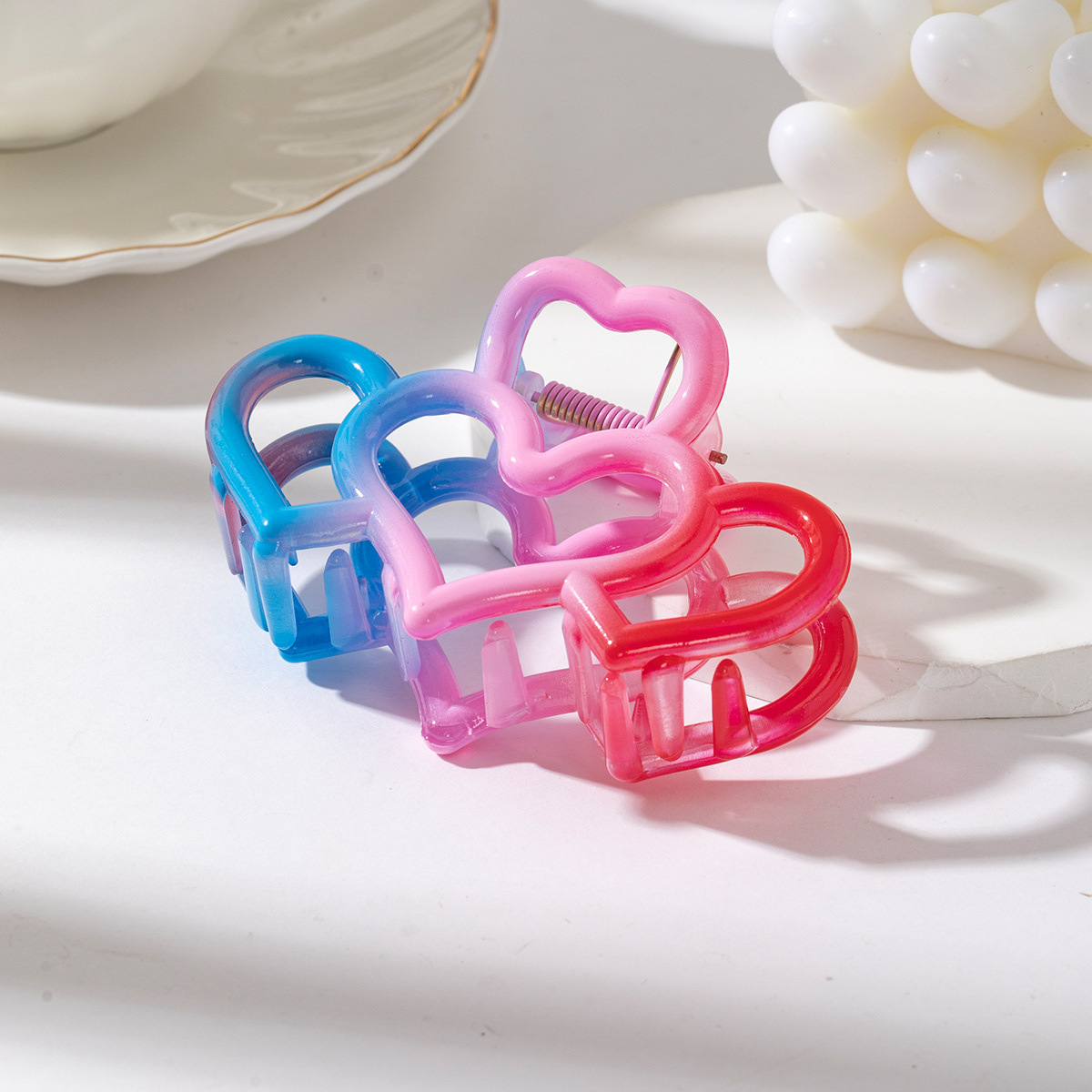 New oil-dripping heart-shaped jelly gripper, hollowed-out large gripper, fresh and sweet top clip, shark hair clip wholesale jelly pic 3