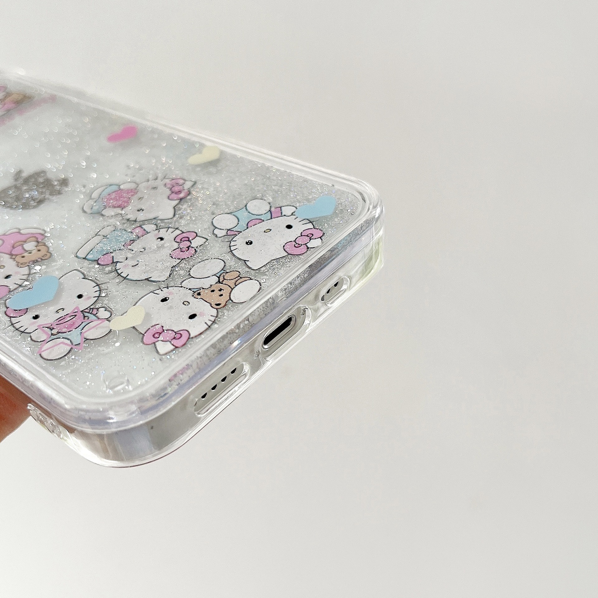 The popular cartoon is cute and fun, suitable for iPhone14pro max and iPhone 15. The phone case is 13/12 transparent with flowing sand pic 21