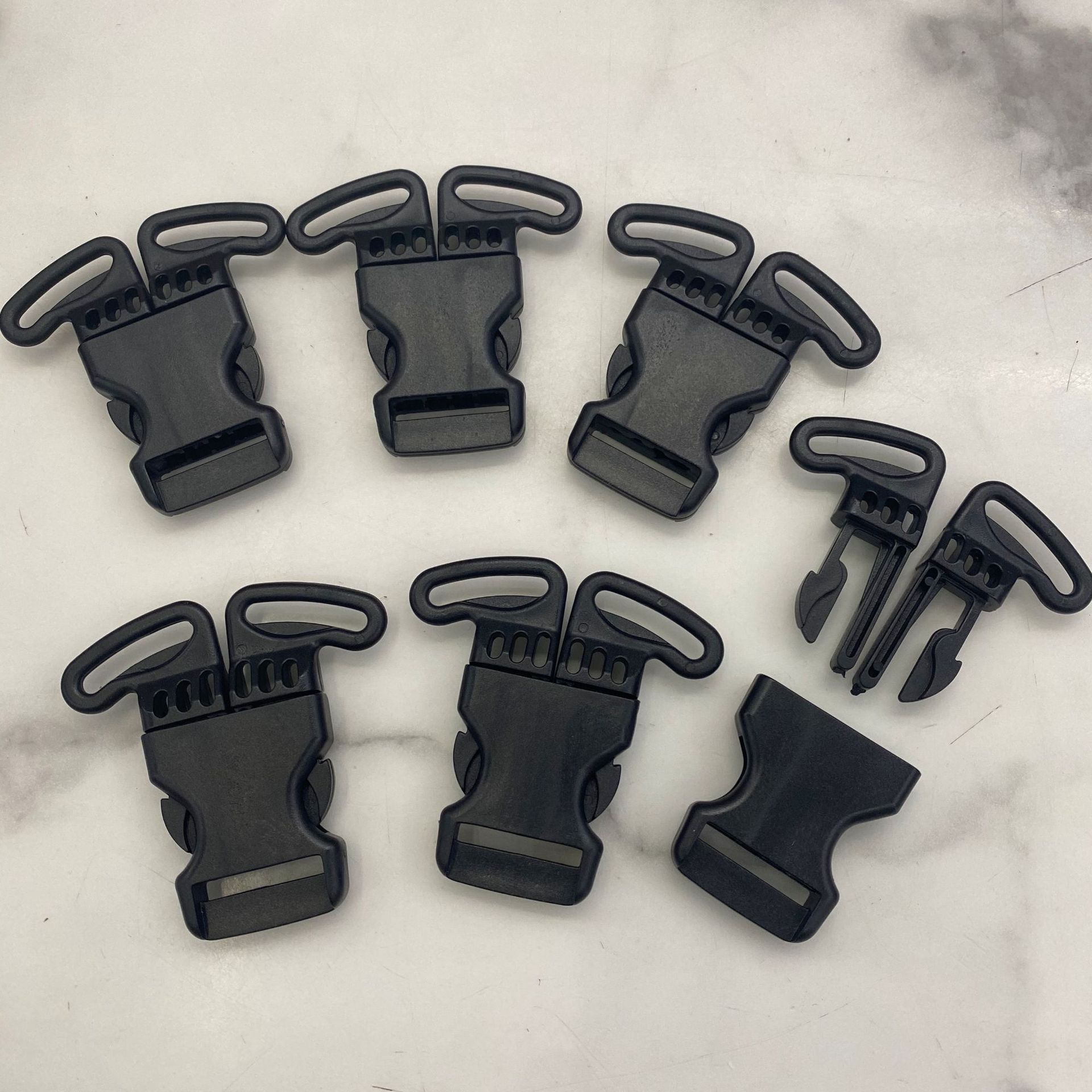 Plastic bag buckles, webbing buckles, backpack triangular buckles, bag plastic accessories, buckles, auxiliary materials, plastic pic 7