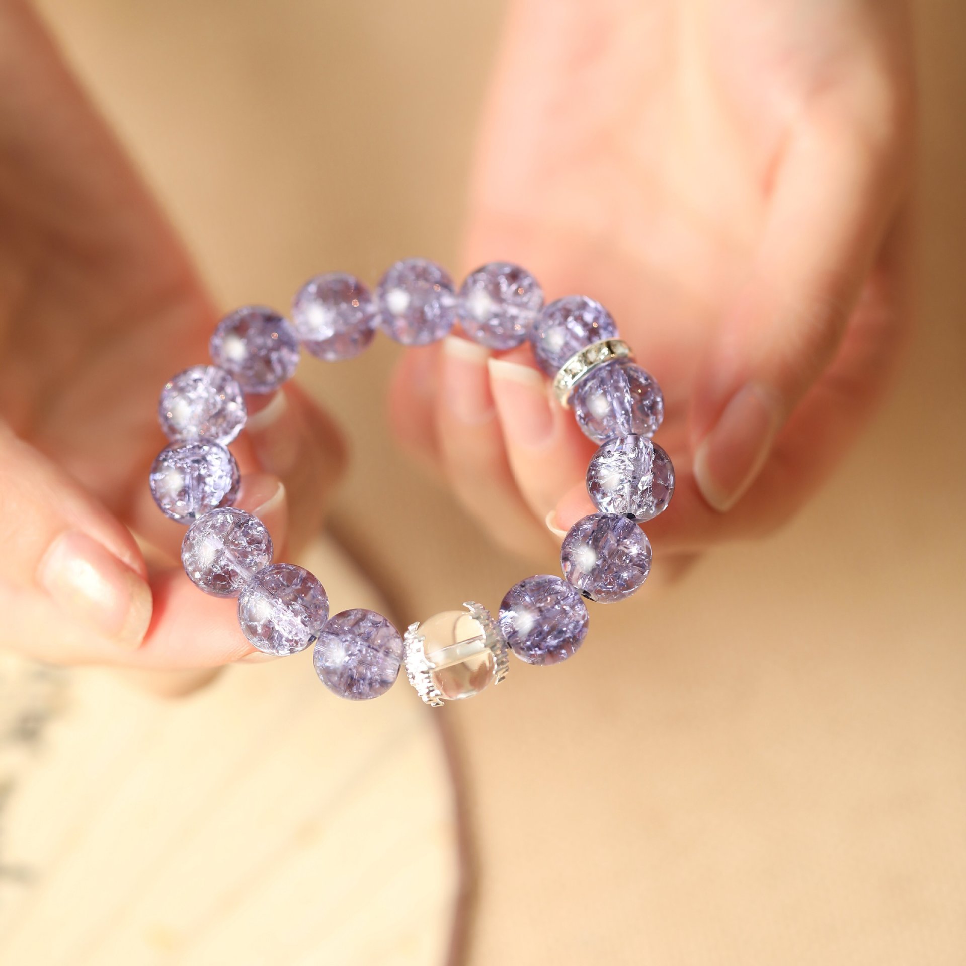 The new nine-purple bracelet, with its light luxury and court-style beaded charm, is a perfect birthday gift for your best friend or girlfriend pic 3
