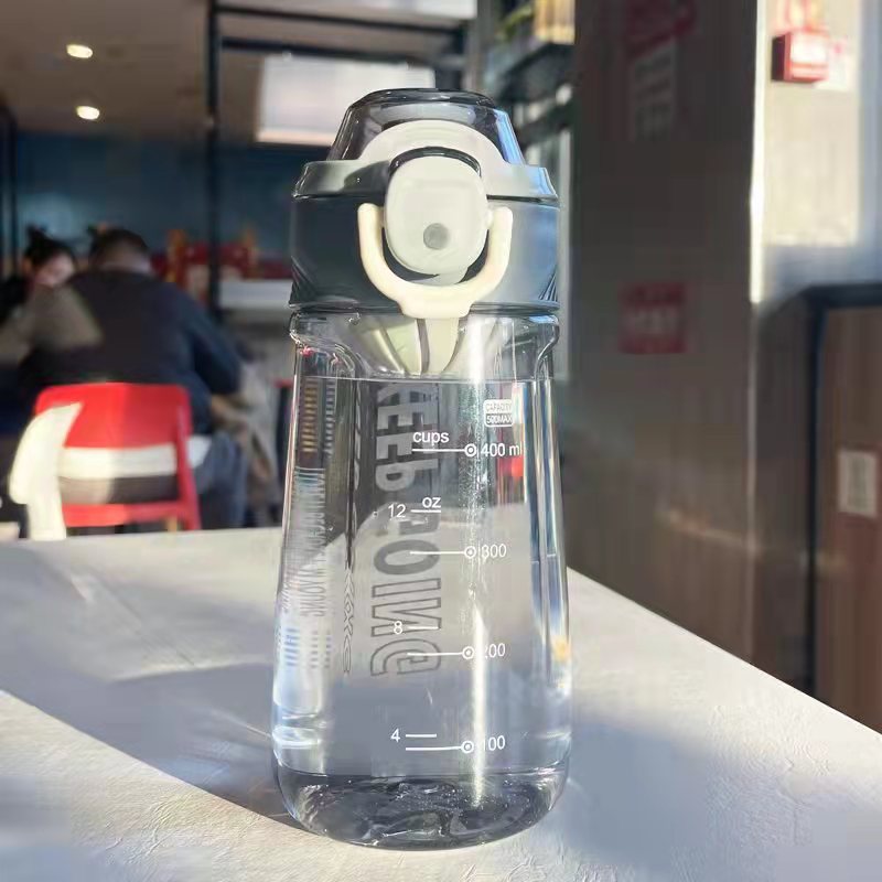 欣贝迪运动健身大容量弹跳盖塑料吸管杯男女学生便携防漏防摔夏季手提带刻度水壶500ML详情12