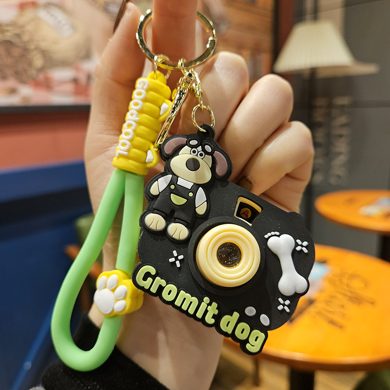 卡通眼镜牛仔裤狗狗投影相机钥匙扣汽车包包钥匙链挂件网红小礼品详情5