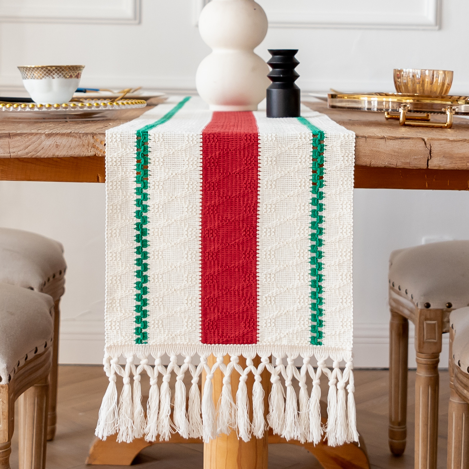 Wholesale of popular cross-border Christmas table flags, American red and green color New Year long tablecloths, entrance hall shoe cabinet decorative tablecloths pic 1