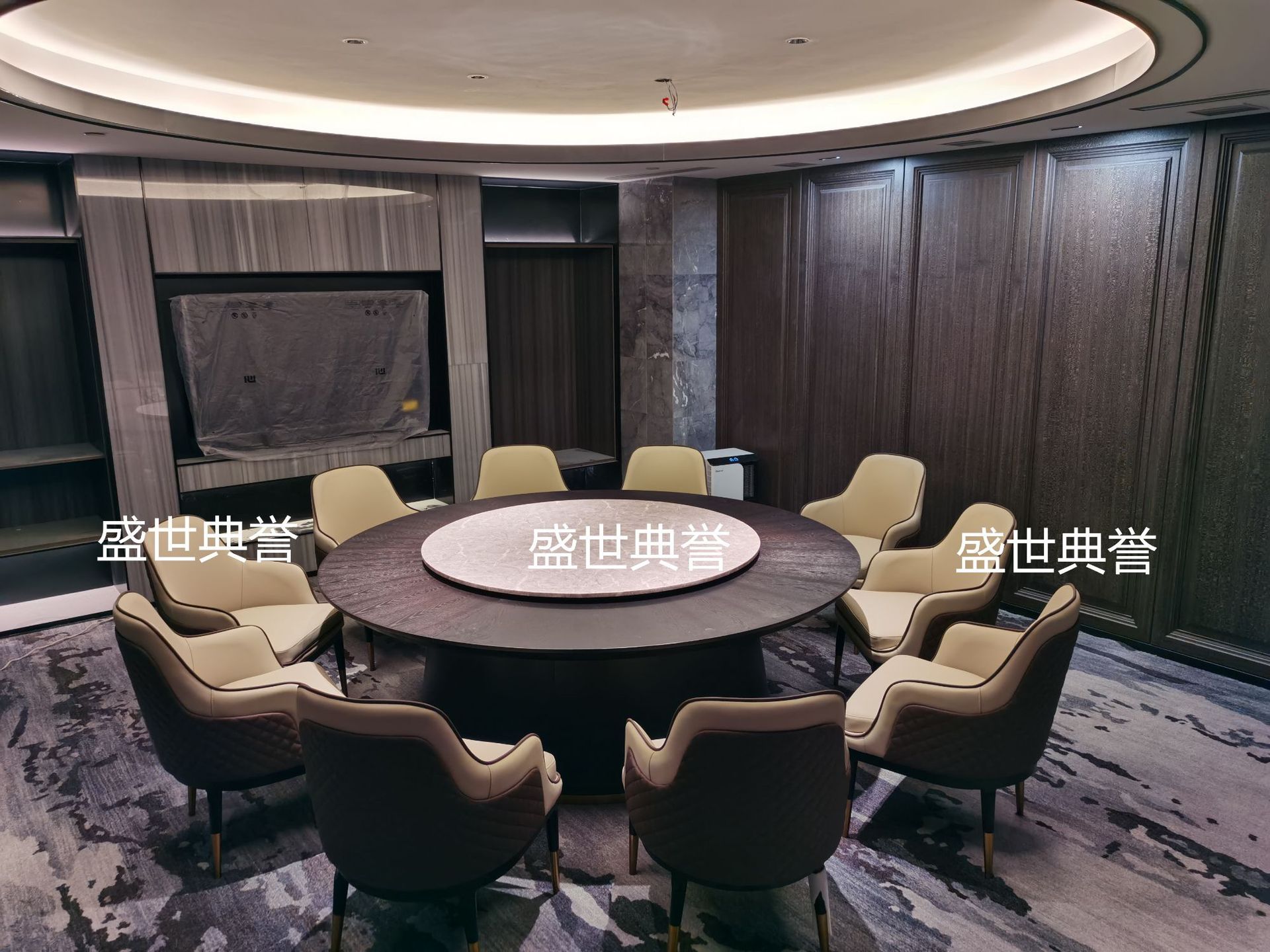 Solid wood dining tables and chairs for five-star hotels in Anshan, solid wood Bentley chairs for seafood hotels, modern light luxury dining chairs and armchairs pic 15