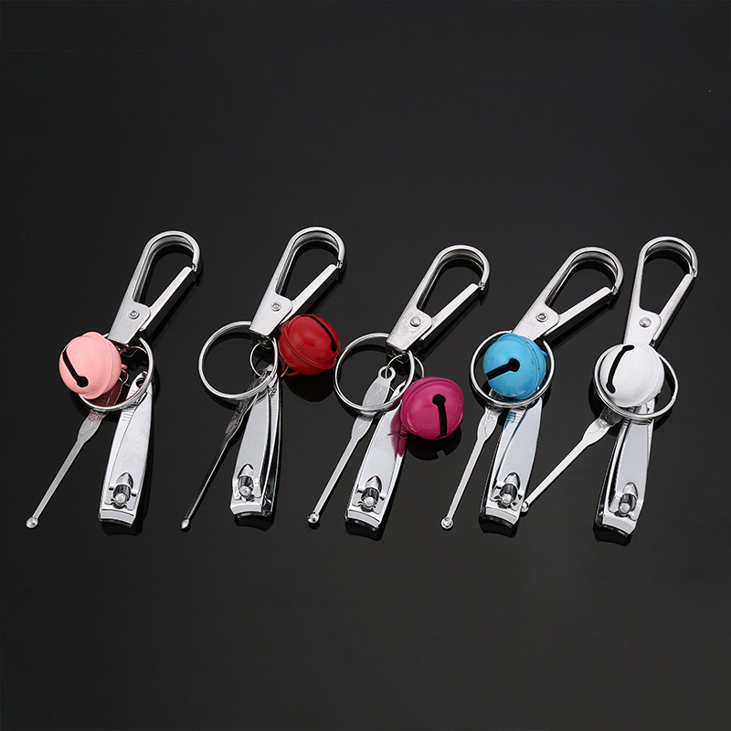 A 2-yuan store is selling hot nail clippers, cartoon metal, stainless steel nail clippers, ear spoons and keychains in 12-piece sets for wholesale pic 16