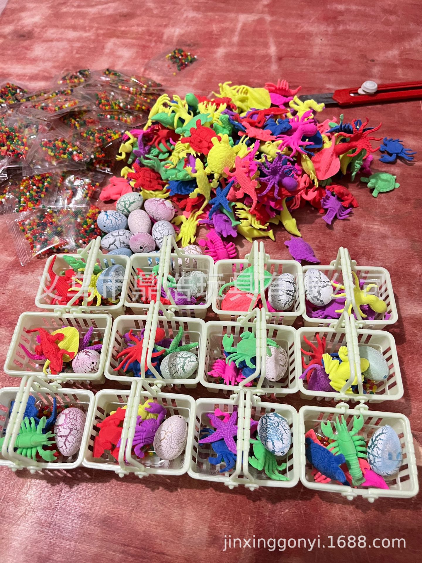 鼎浩 WATER BEADS DIY 实体店新款购物篮文创泡大珠加各式小配件套装厂家批发发货随机详情5