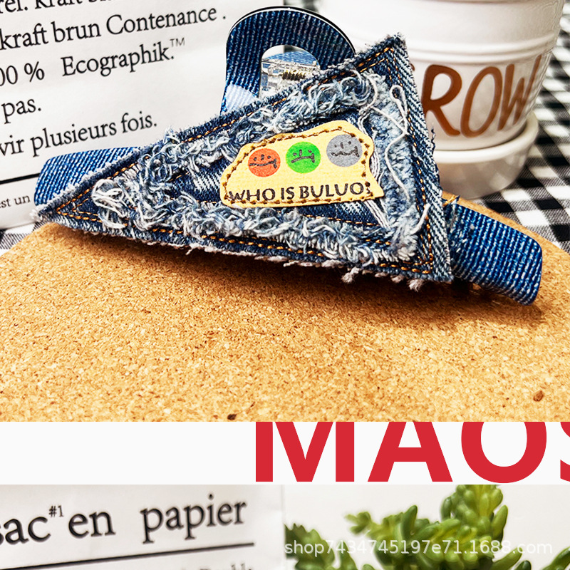 老板哥家原创设计笑脸牛仔鲨鱼夹仿牛仔网格气质女子韩日小众风格详情4