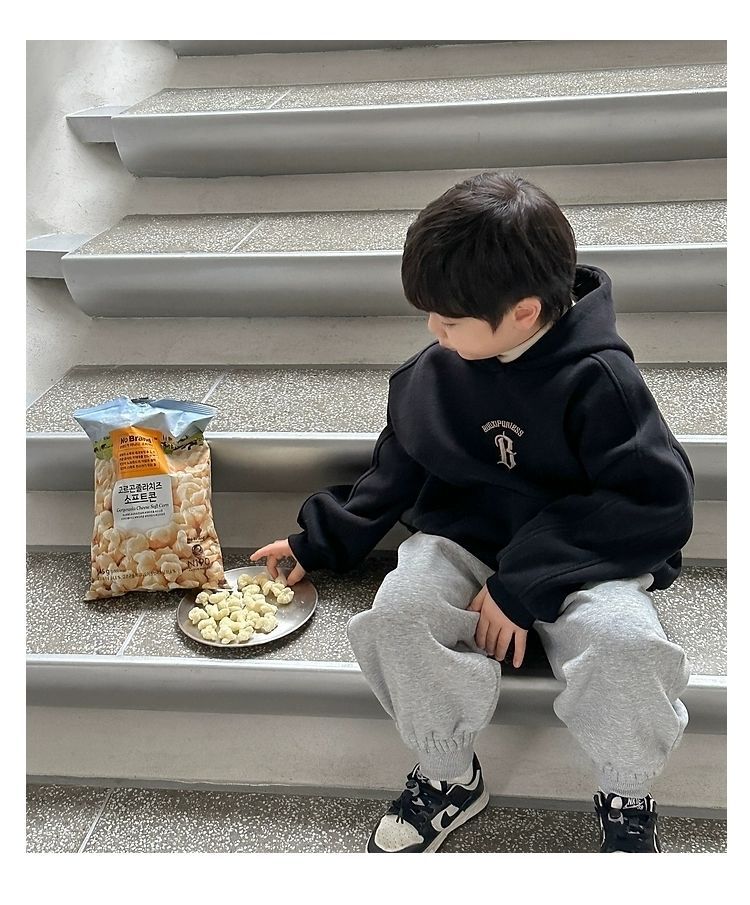 儿童字母刺绣加绒加厚新年红色连帽套头卫衣冬韩版男女童宽松上衣详情11