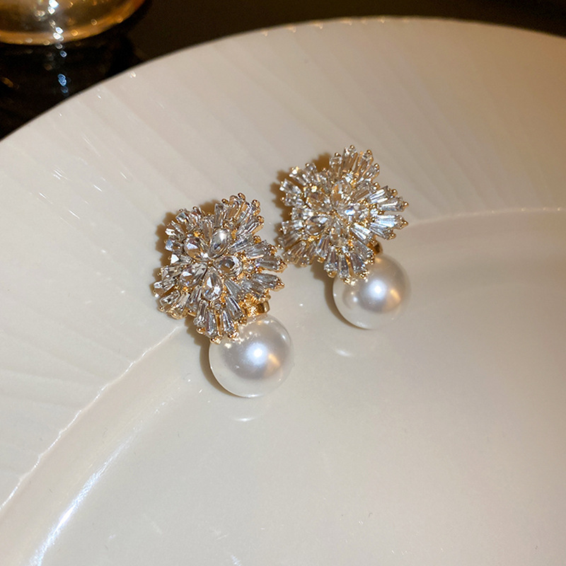 新款高级感锆石珍珠耳环女法式轻奢气质时尚耳坠小众设计夸张耳饰详情5