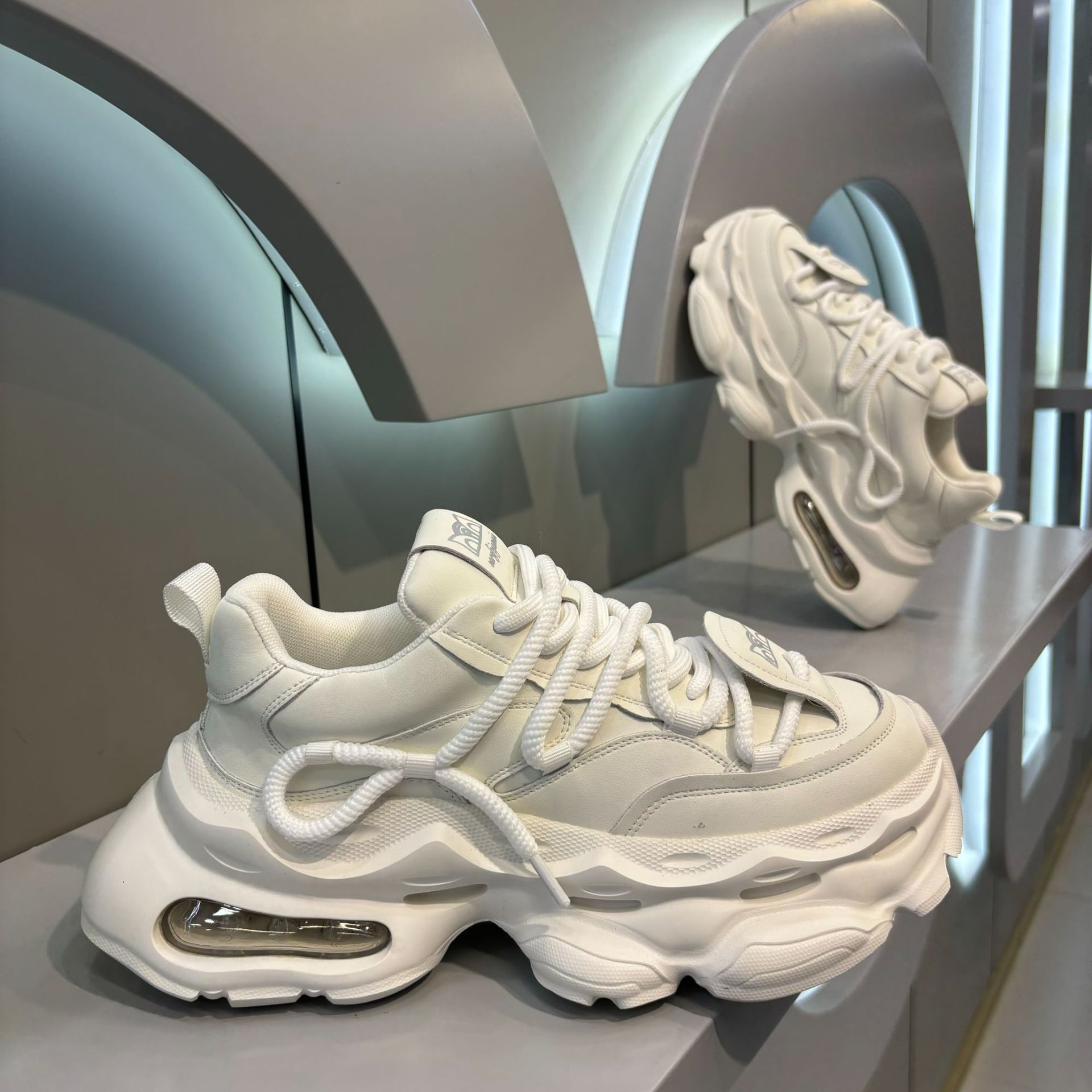 2024新款薄款小白鞋增高透气网面鞋子男款夏季厚底老爹鞋百搭男鞋详情5