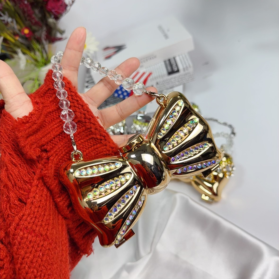 Verano 2025 nuevo mini accesorio pequeño maquillaje fresco bolsa espejo cadena crossbody bolsa mujer con diamantes lazo pic 11