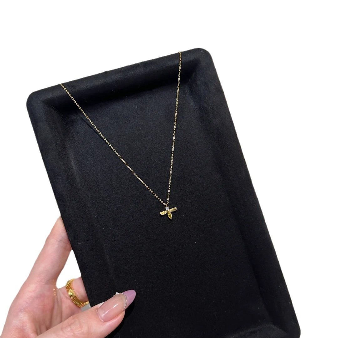 金色小蜜蜂项链2024新款轻奢高级感小众设计钛钢不掉色锁骨链批发详情12