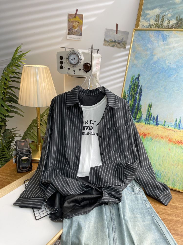 Dongdaemun, South Korea, early autumn new Korean-style vertical striped long-sleeved shirt for women, loose and casual, stylish shirt trend 4730 pic 12
