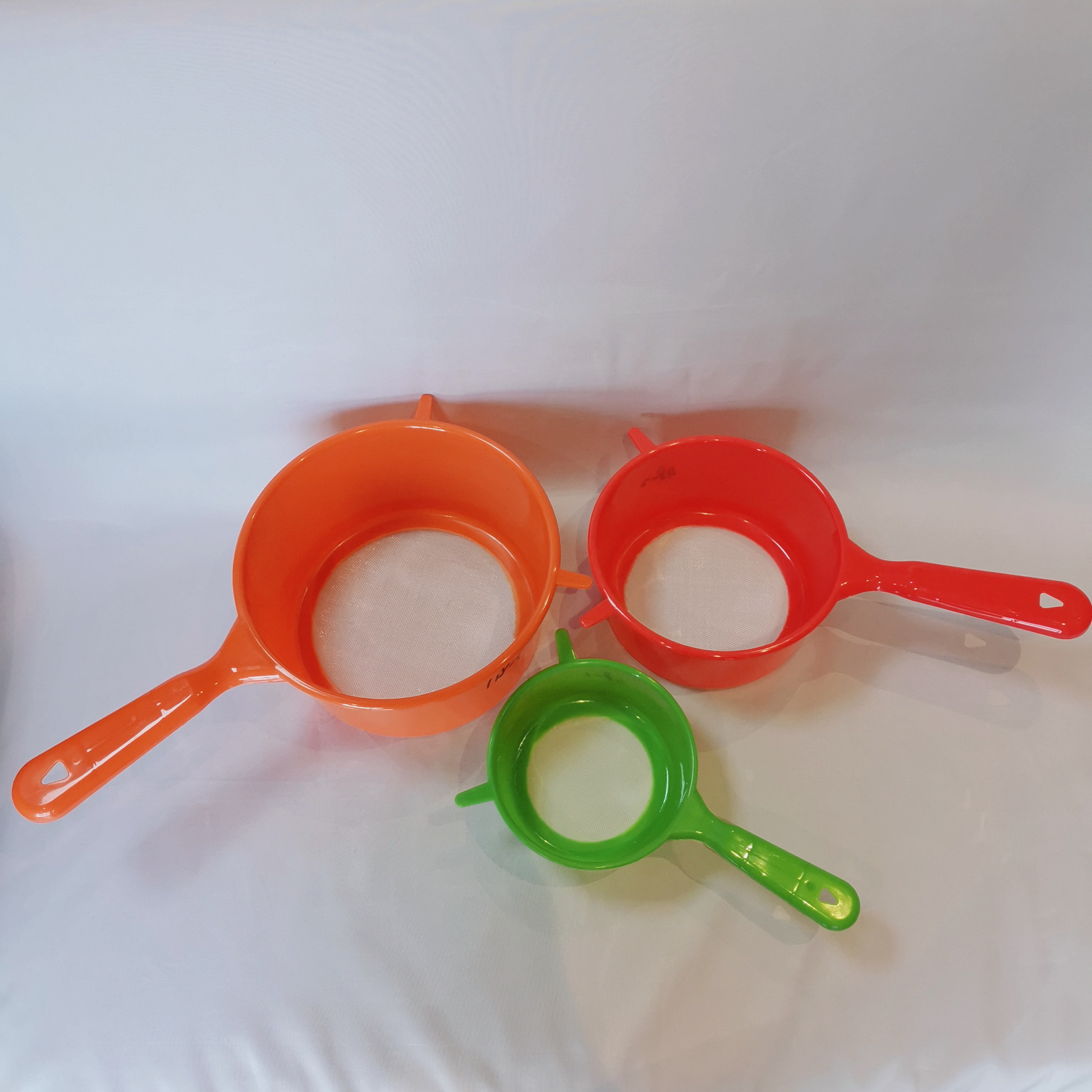 Flour sieve, soy milk filter, residue filter, fine strainer, kitchen household plastic screen, 30-mesh baking tools pic 9