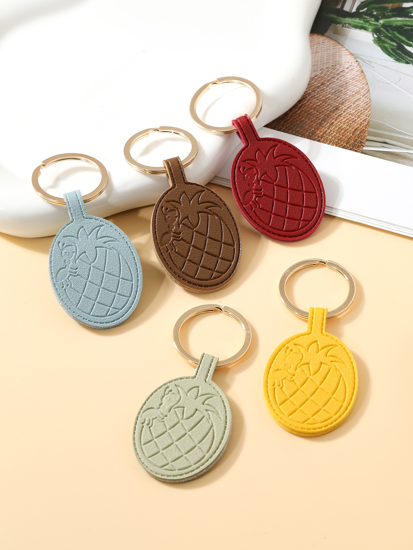 新款菠萝皮革钥匙扣便宜简约包包挂件汽车ins小众装饰品礼物详情2