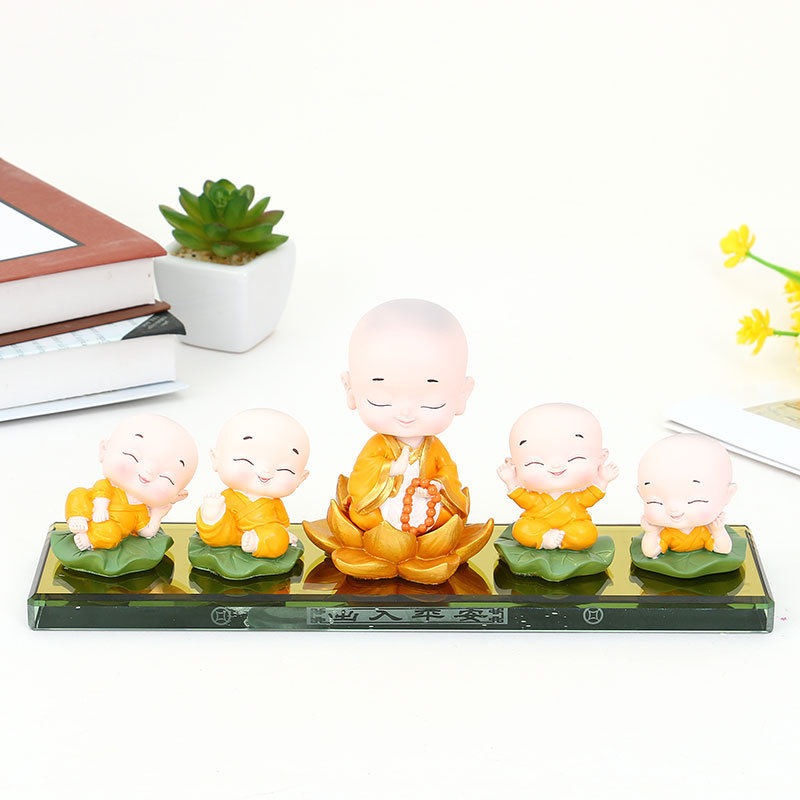 可爱童年小和尚水晶座汽车摇头摆件车载饰品组合套装一件代发详情2