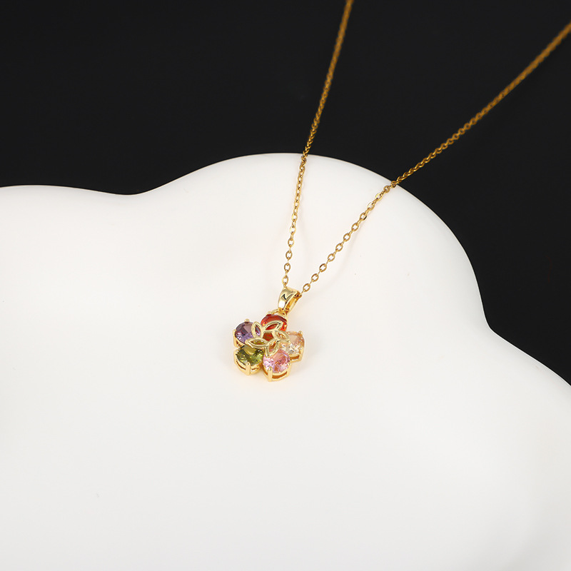 Colorful diamond pendant, flower titanium steel zircon necklace, short floral collarbone chain with a cold female personality pic 9