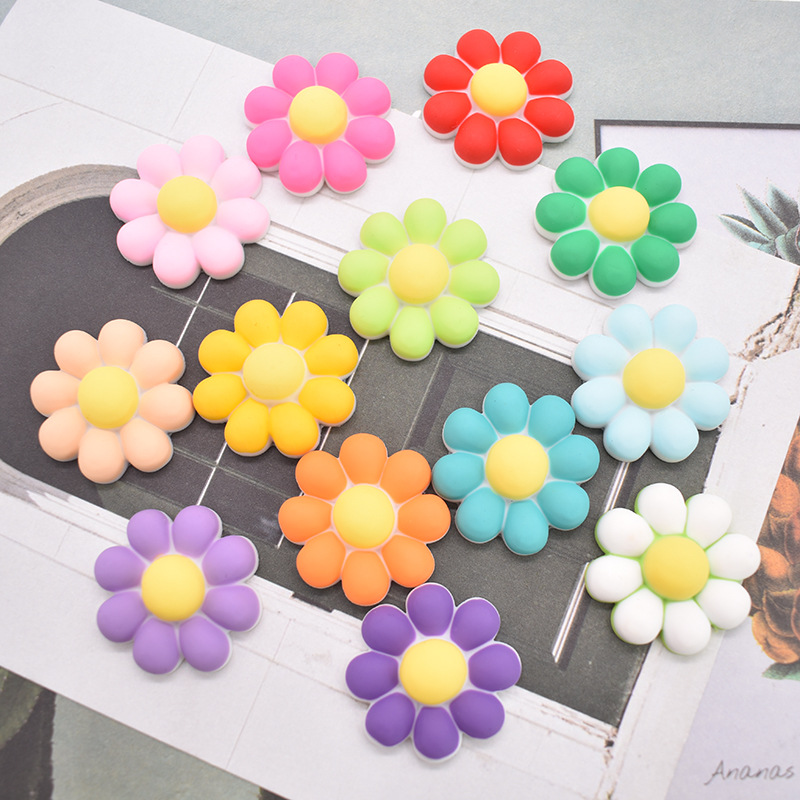 新款半3D彩色花朵系列箱包胸针饰品配件小号立体软胶贴片diy配饰详情9