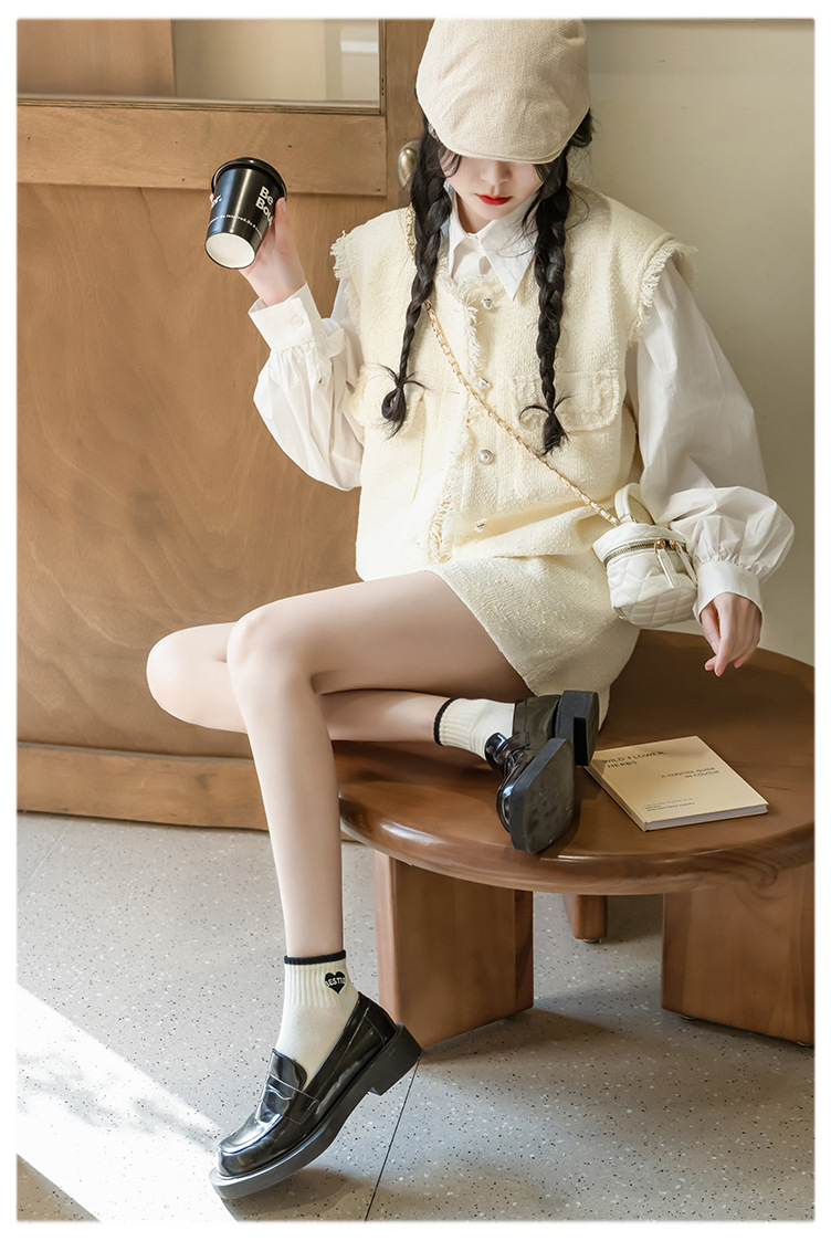 袜子地摊一件代发秋冬季女士袜子 ins风低帮棉袜 刺绣短筒拼色船袜女 诸暨女袜批发一件代发详情18