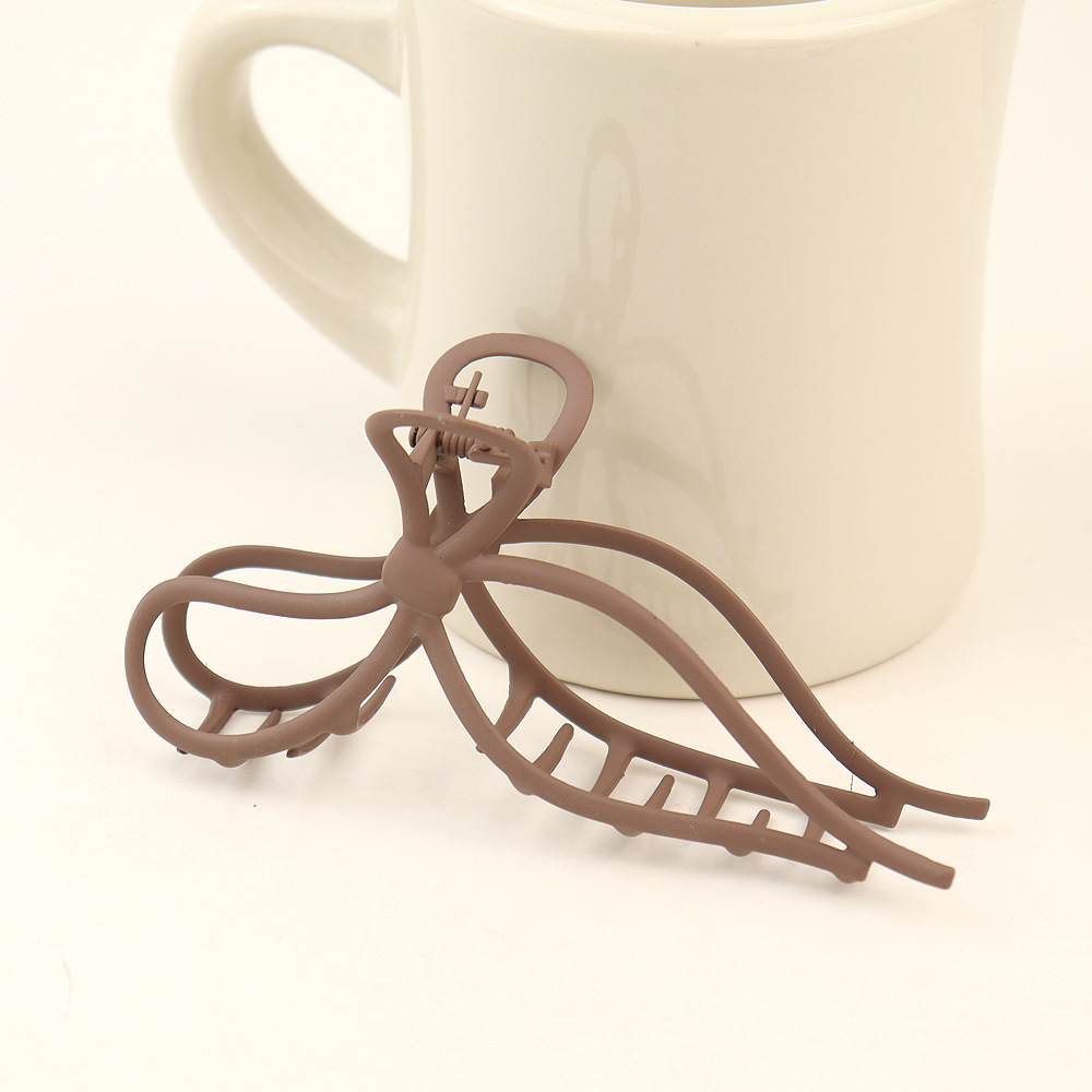 2023夏季新款高级感磨砂镂空蝴蝶结抓夹后脑勺鲨鱼夹头饰厂家批发详情4