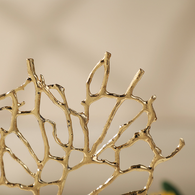 Wholesale of European-style creative metal decorative items, coral tree marble ornaments, home soft furnishings and light luxury decorative decorations pic 20
