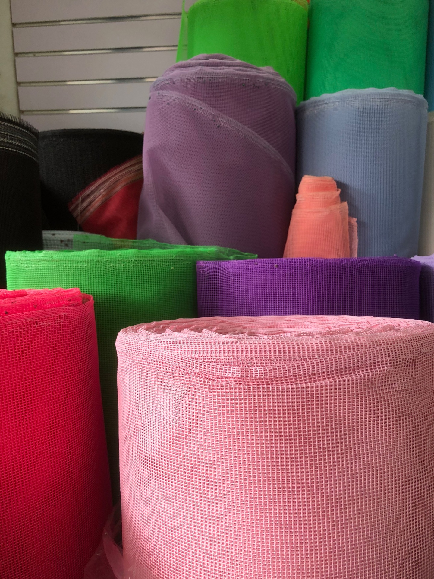 Malla de plástico de PVC, pvc pequeño cuadrado, fábrica de tela de malla de pvc venta directa en stock pic 8