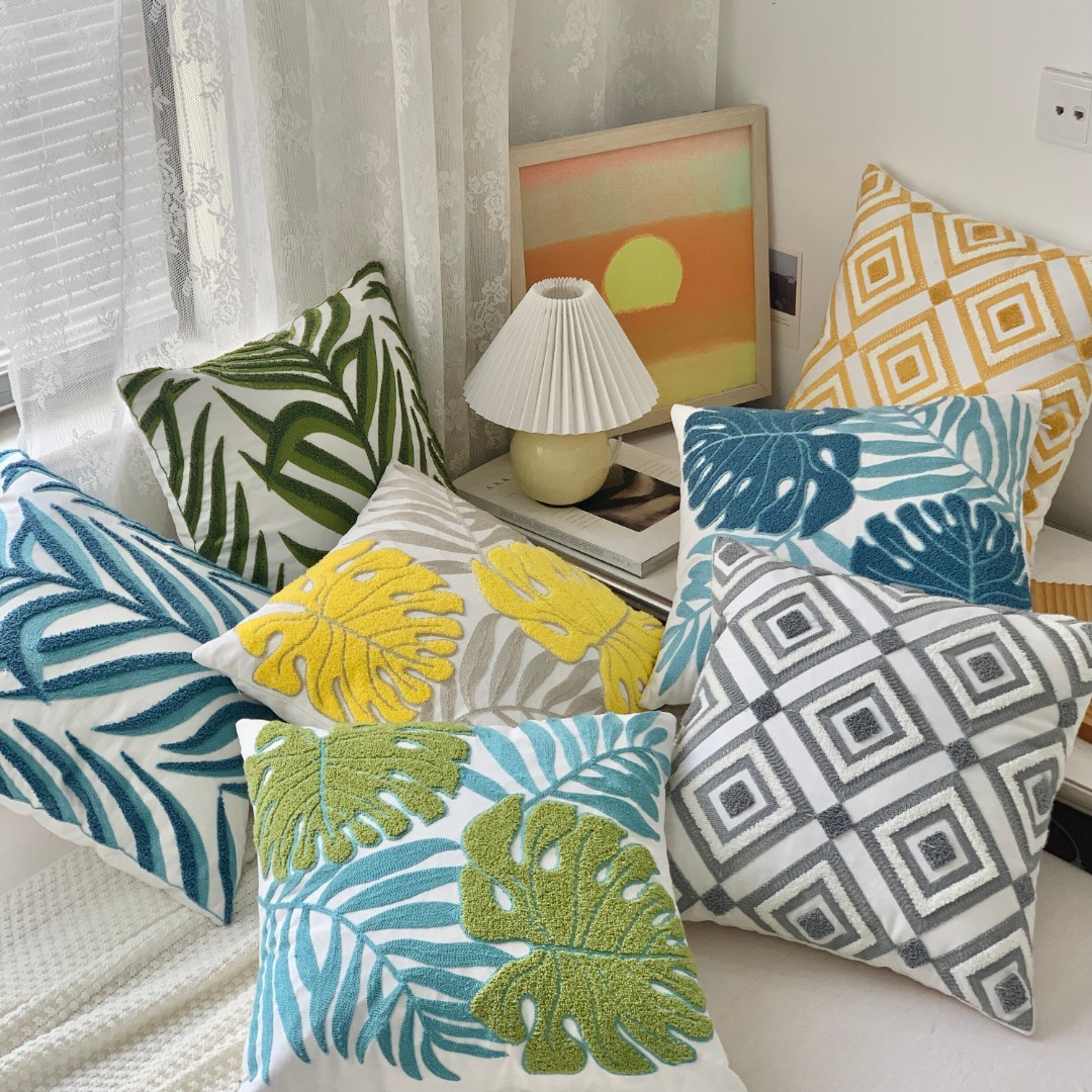 新款法式郁金香玫瑰刺绣跨境沙发抱枕酒店装饰棉麻靠枕抱枕套详情5