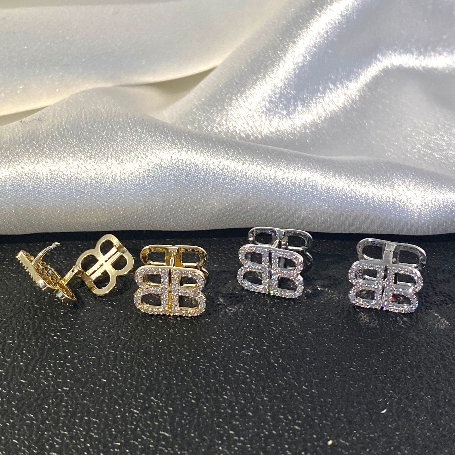 倪妮杨幂明星同款高级感无耳洞螺旋耳夹新娘轻奢耳环法式水滴耳饰详情4