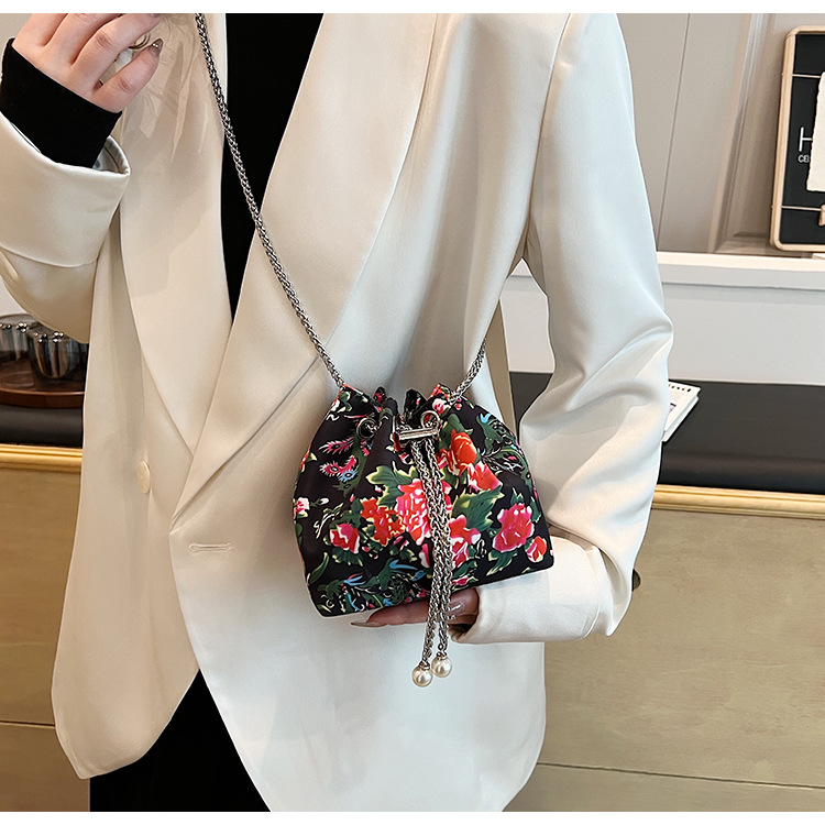 花棉袄潮酷水桶包新款2024春季个性民族风单肩包国潮复古斜挎女包详情59