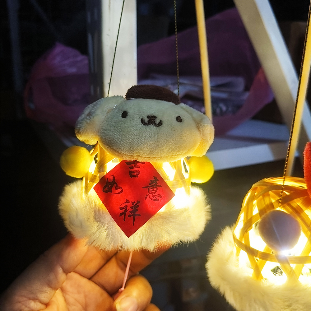 Lantern stalls with ancient-style plush toys and bamboo weaving that glow are also popular tourist attractions. Hand-held lanterns, Mid-Autumn Festival small lanterns, Mid-Autumn Festival little rabbits, and small maneki Neko pendants pic 28