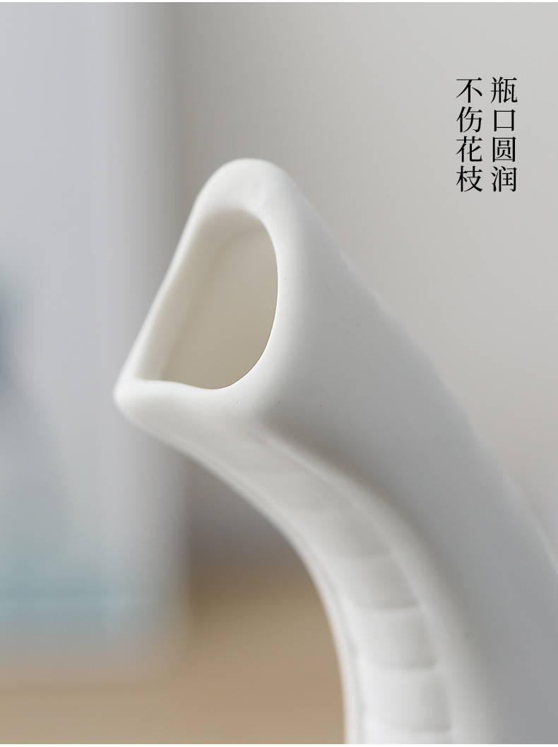 白色陶瓷花瓶简约家居装饰品素烧干花插器创意动物花瓶工艺品摆件详情10