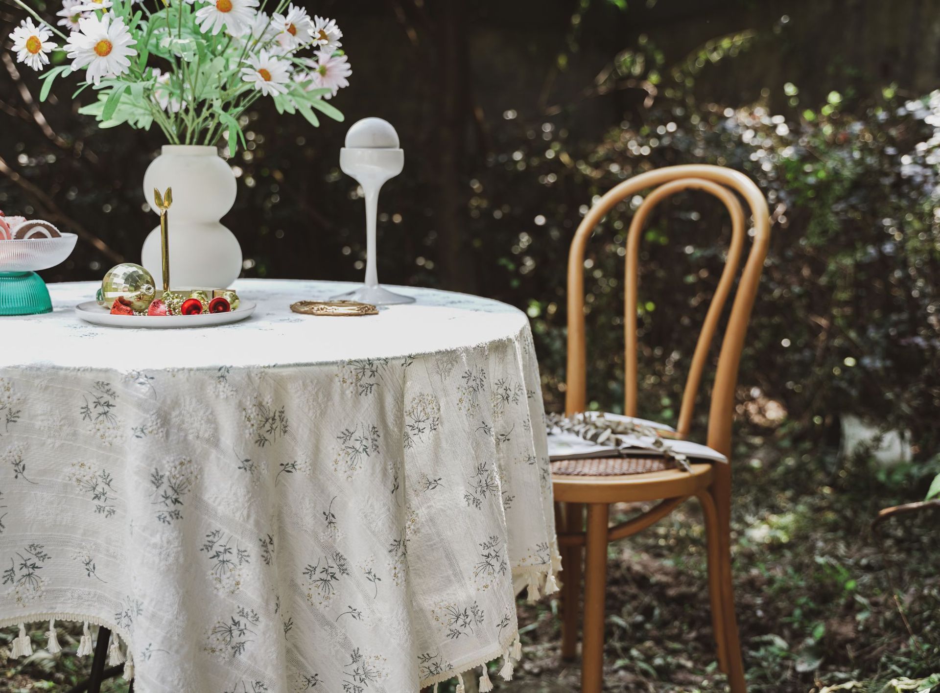 Fresh and clean cross-border tablecloth ins lilac flower fragments garden cotton and linen tablecloth fabric American decoration Amazon picnic cloth pic 20