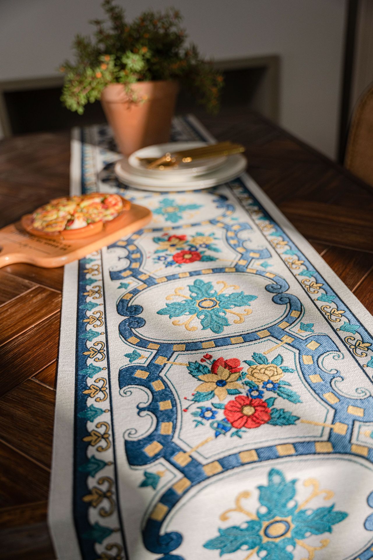 伊缦琪韵提花蓝色节日撞色餐桌布艺节日茶几床旗电视柜工厂直供详情7