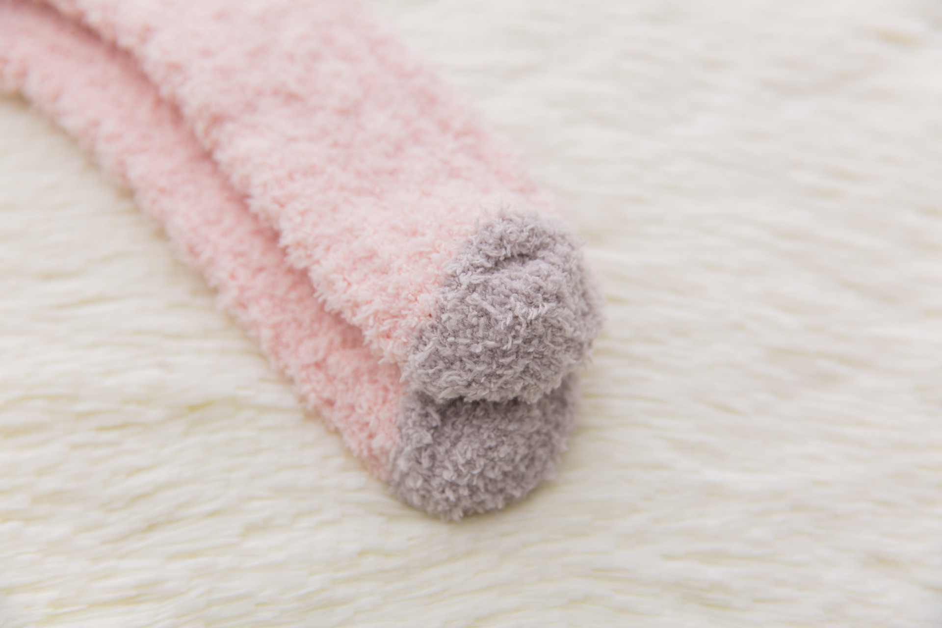 珊瑚绒女袜子批发 韩版家居珊瑚绒加绒加厚保暖中筒地板袜详情21