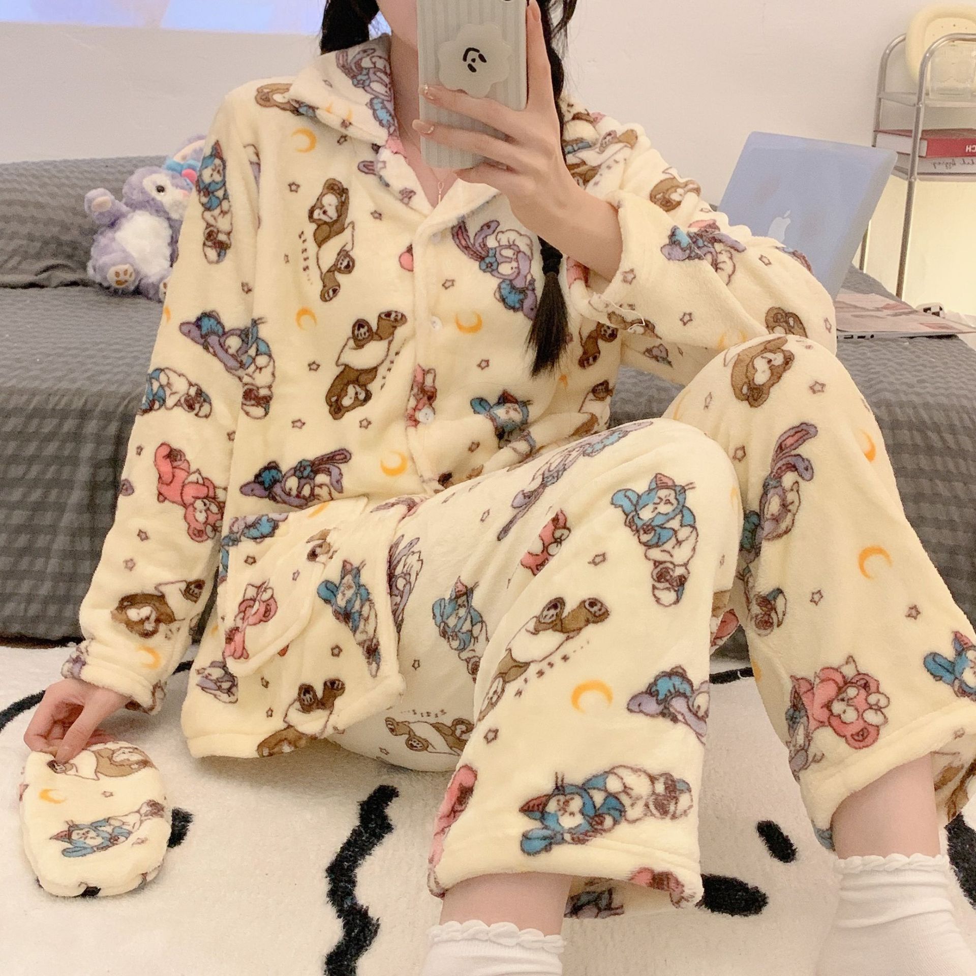 冬季法兰绒女士睡衣翻领开衫长袖长裤少女卡通可爱保暖家居服套装详情2