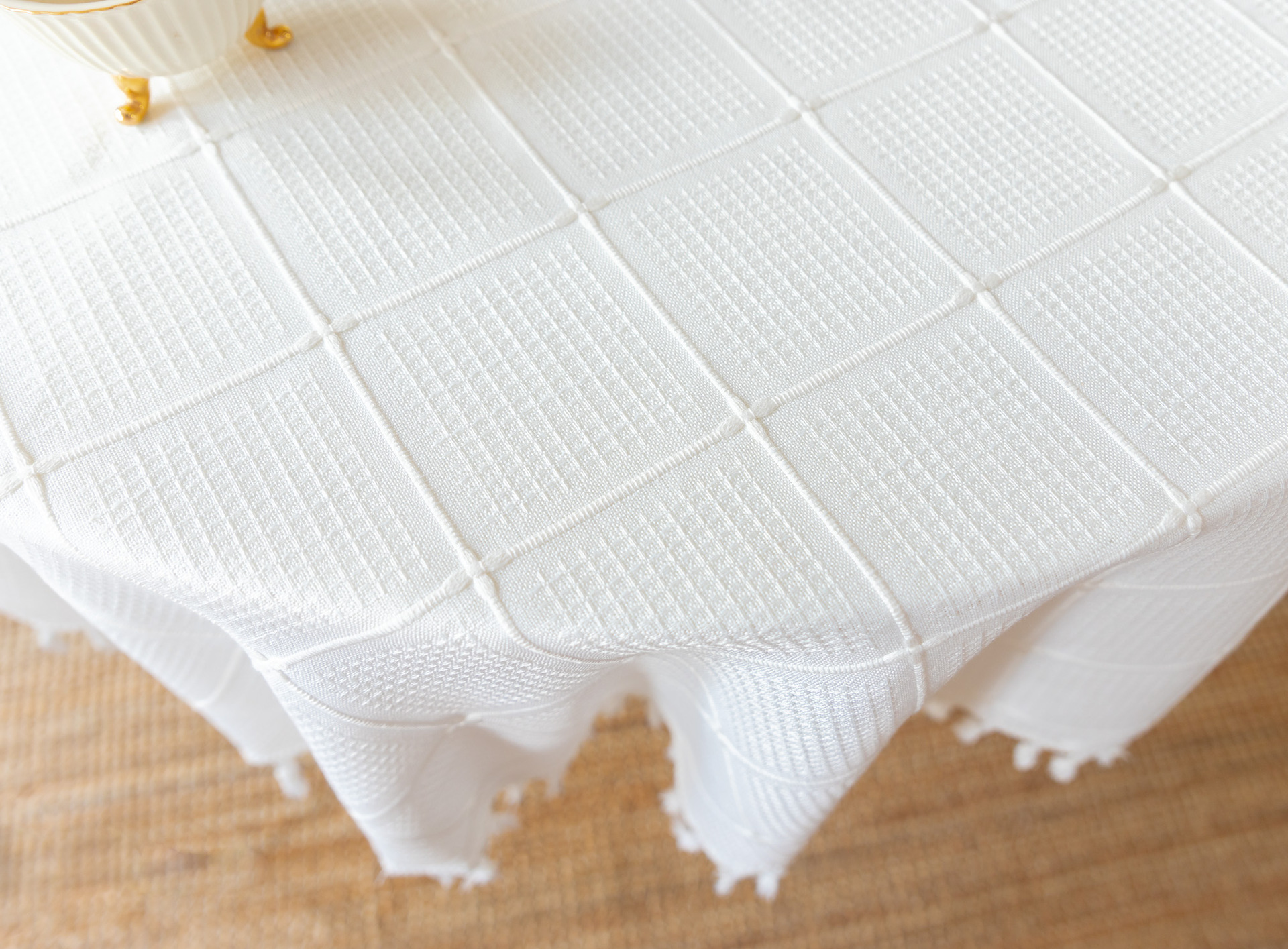 Cross-border new embroidered checkered decorative items, home tablecloths, Japanese solid color, American thickened table cushions pic 17