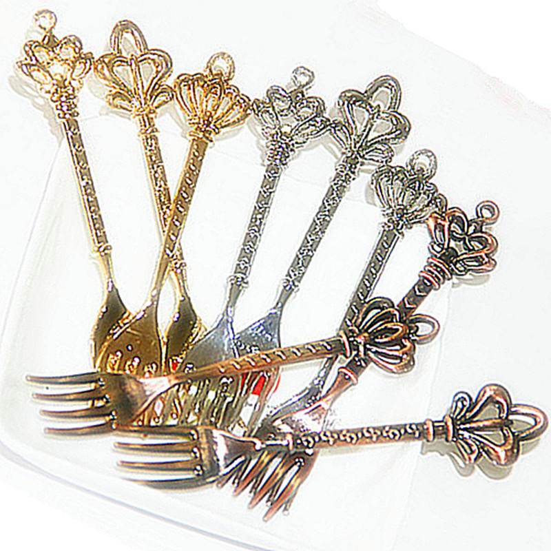 Retro crown fruit fork set in gold, silver and bronze colors, creative and fashionable 4-finger fork, retro fork, auspicious and lucky knot pic 1