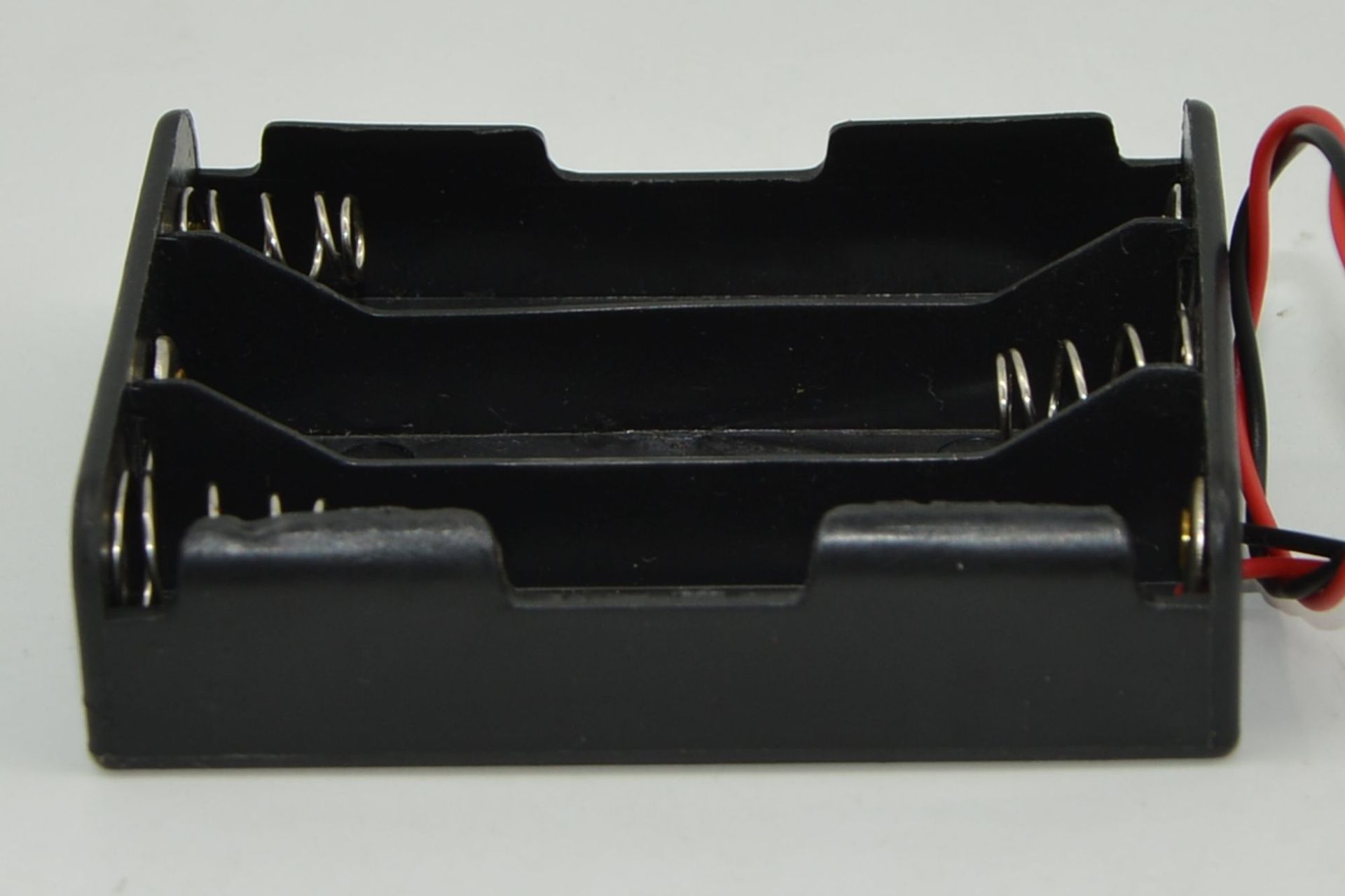 18650-3-cell battery box with black plastic shell, three cells with wires, no cover and no switch pic 5