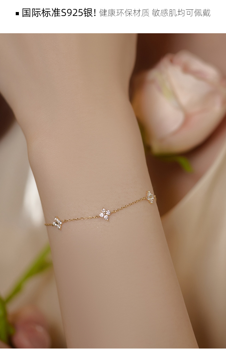 The new Korean version of the S925 silver diamond-encrusted four-leaf clover bracelet, featuring a simple and elegant style for women, is selling well pic 13