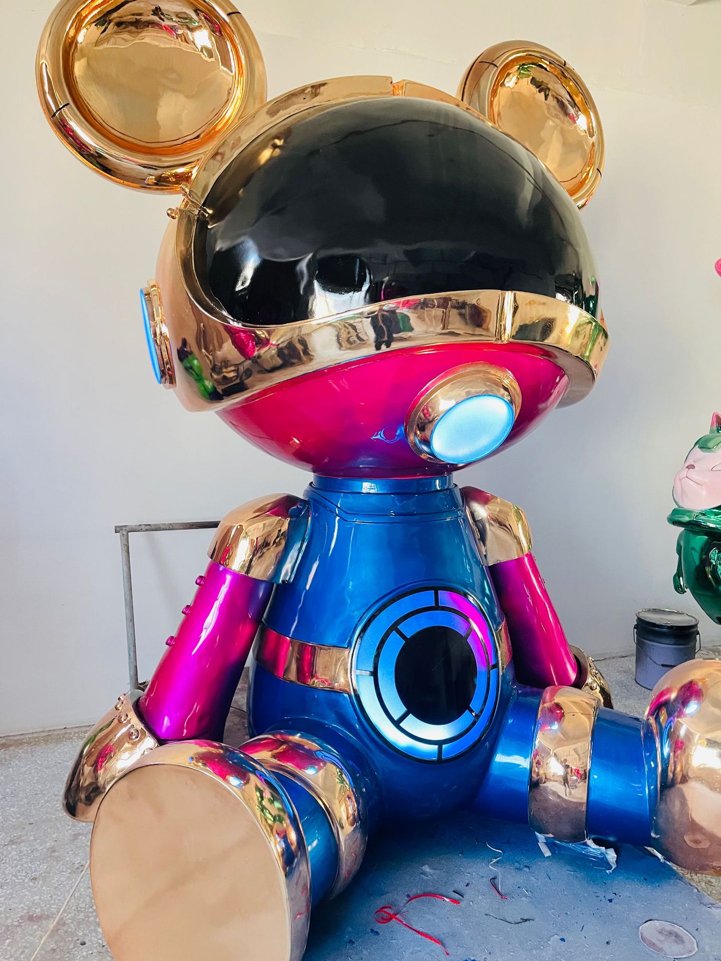 Cartoon robot bear large decorative items, modern light luxury living room floor-standing sculptures, shopping mall opening, relocation gifts, craft decorative items pic 6