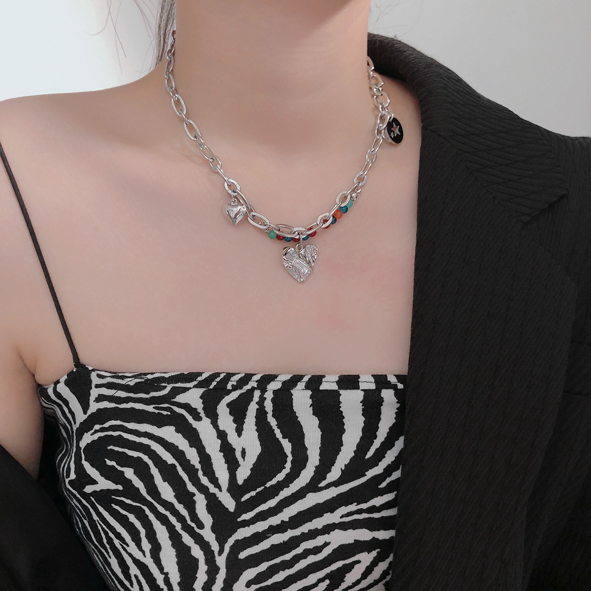 European and American style heart-shaped necklace, versatile for women, niche design, hot girl ins style, titanium steel, non-fading, high-end collarbone chain pic 14