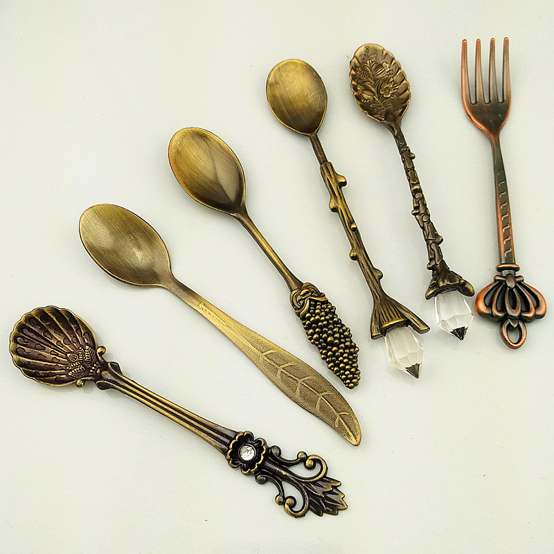 Retro European court tableware 6-piece set: fruit fork, cake fork, pomegranate flower, coffee spoon, small spoon, gold and silver, bronze, dessert spoon, dessert fork, coffee mixing spoon, tableware, ice cream spoon, fork spoon pic 39