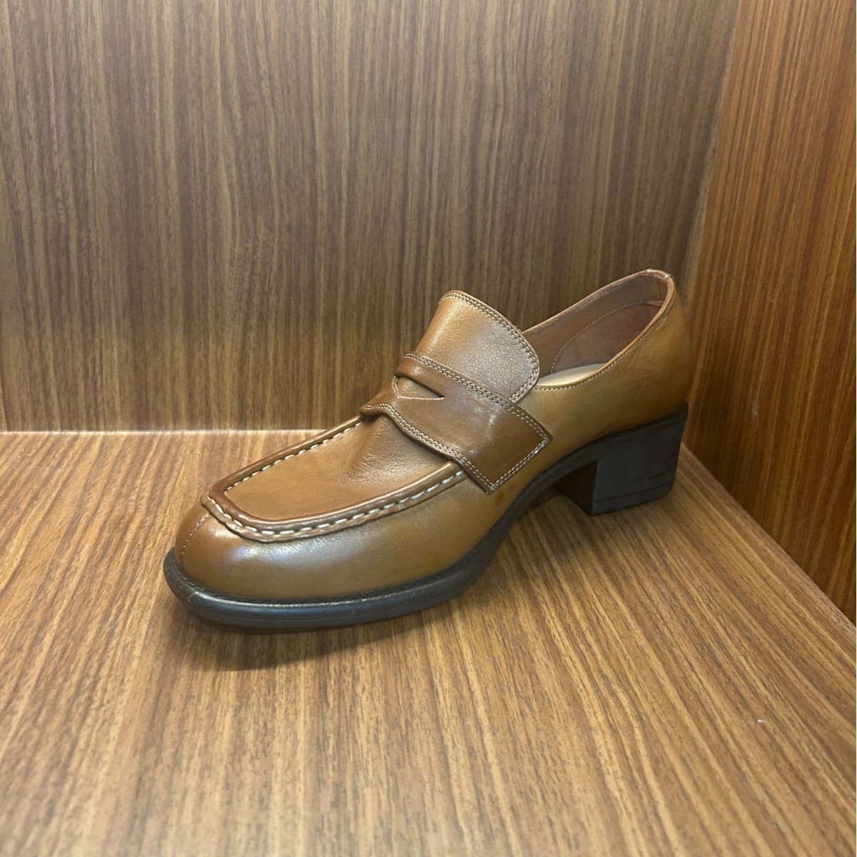 源头工厂批发水洗2024秋季新款马皮女鞋英伦风乐福休闲鞋详情2