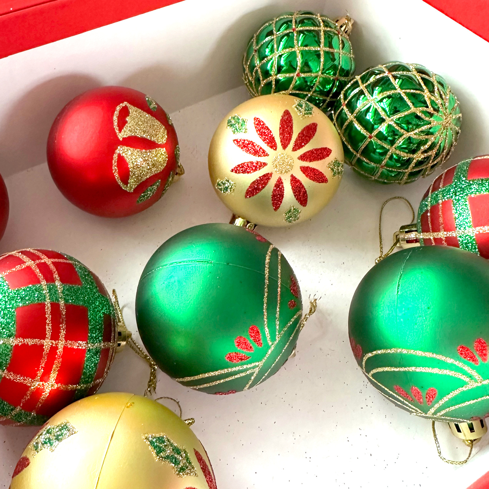 Temu/SHEIN Christmas decorations: Electroplated deer plastic balls, painted Christmas ball sets, Christmas tree pendants pic 24