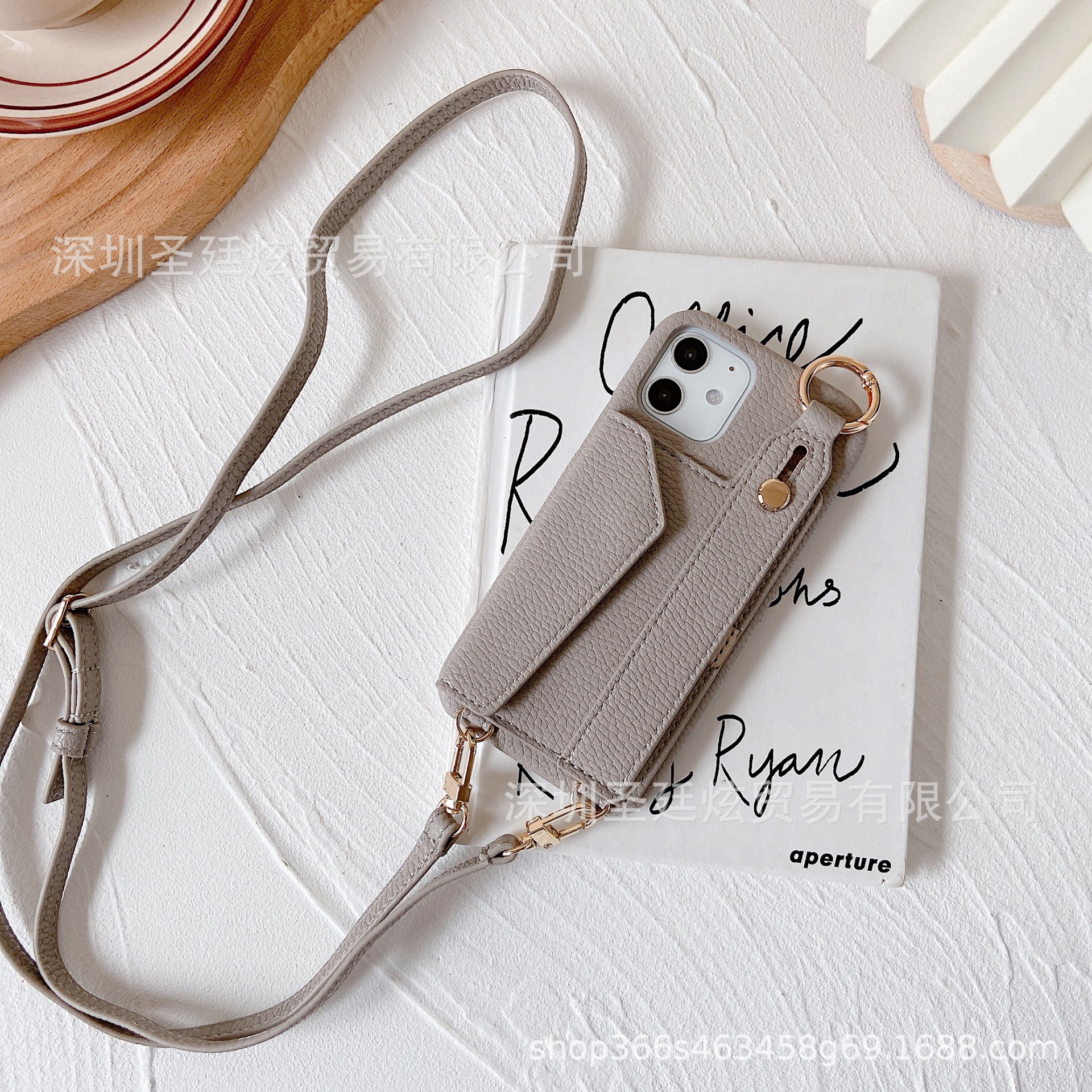 This is a popular Japanese iPhone14 phone case, coin purse, two-in-one split card case and phone case pic 8