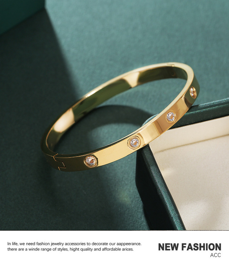 The new Korean version of the 18k rose gold full diamond clasp bracelet, which does not fade, is a trendy and high-end jewelry item pic 14