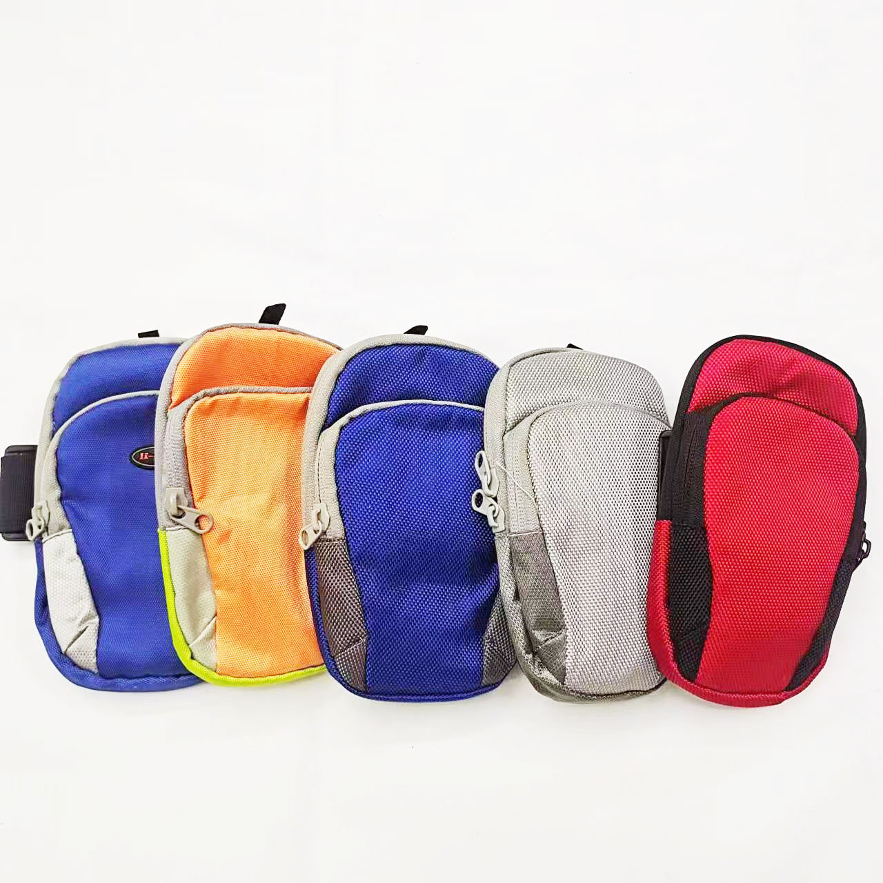 Clearing out men's and women's sports running mobile arm packs, outdoor mobile phone packs, and Apple fitness arm bands pic 6