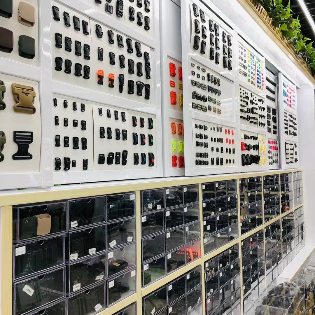 POM pull-tab polyoxymethylene adjustable snap fasteners of 1.0-2.5cm are available in stock for luggage accessories and plastic sockets for backpacks pic 12