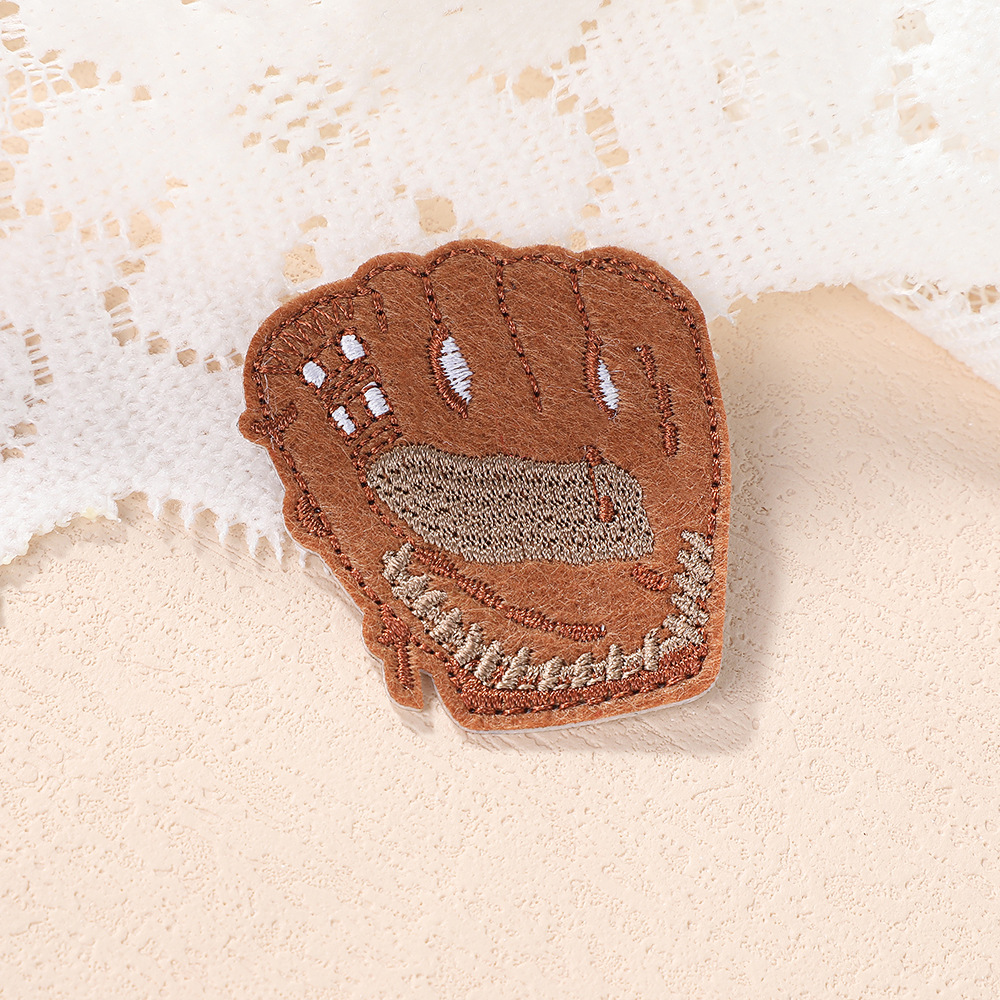 现代卡通刺绣外套T恤羽绒服胸贴包包装饰布贴衣服辅料童装补丁详情7